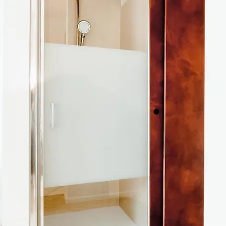 Готель The Librarian By Domani